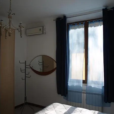 Apartamento Savelli House In Center With Private Parking And Garden