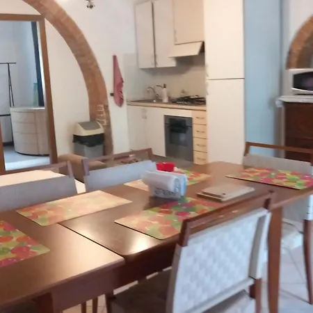 Savelli House In Center With Private Parking And Garden Apartament