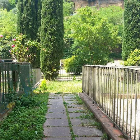 Apartamento Savelli House In Center With Private Parking And Garden Siena